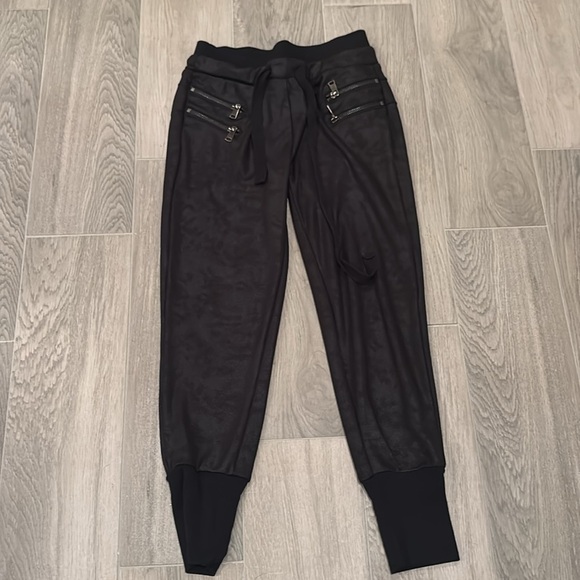 Brooklyn Karma Women’s Black Sweatpants Size S - Picture 2 of 6